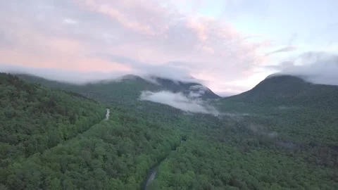 Sun Sets Over the Kancamagus Highway White Mountains New Hampshire Aerial 4K Vídeos de archivo 156974268