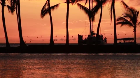 Sun setting in A-Bay in Hawaii Video stock 42046587
