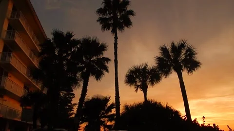 Sun setting by beach resort Vídeos de archivo 45520295