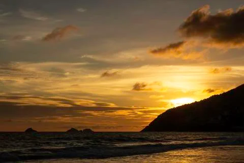 Sun setting down over Ipanema beach in Rio de Janeiro Fotos de archivo