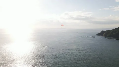 Sun setting over the beautiful Manuel Antonio Beach in Costa Rica with a 库存影片 170682242