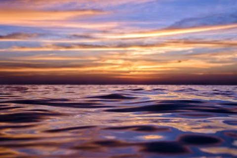 Sun setting over the horizon. Sunset in the Gulf of Thailand. 스톡 사진