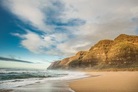 Sun setting in polihale state park in kauai hawaii Foto stock