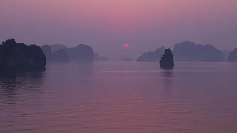 Sun setting at sunset over the Halong Bay islands landscape, Vietnam Video stock 291694009