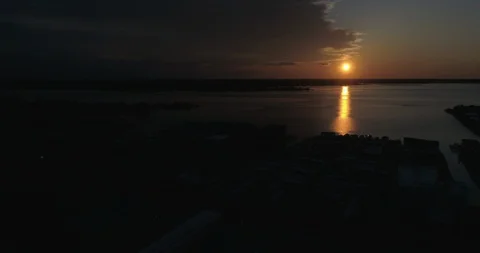 Sun Settting Bay Stockbeeldmateriaal 128534729