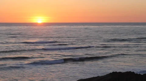 Sun Shape Changes Over Ocean Video stock 38317561