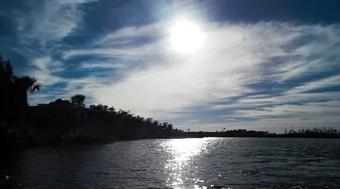 Sun shimmering off water Vídeos de archivo 45296744