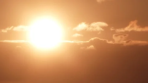 Sun Shining Above Cloud Line Close Up Stock-Footage 90728573