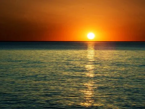 The sun is shining brightly. 스톡 사진
