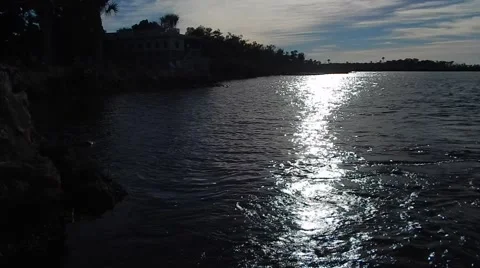 Sun sinking over ocean sky Vídeos de archivo 45198061