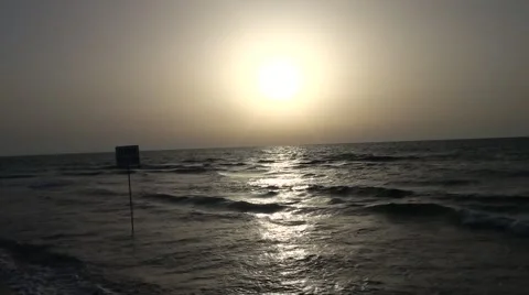 A sun sits down at-sea Stock Footage 41795112