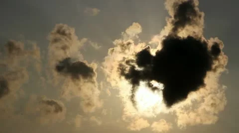 Sun in the sky. Stockbeeldmateriaal 22373337