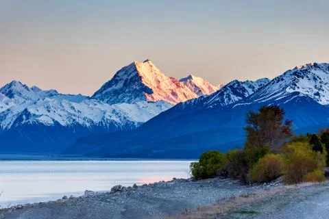 The Sun Strikes Aoraki In Springtime Stock Photos