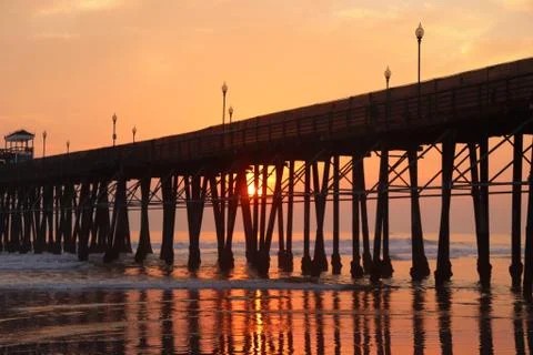 Sun through Pier 스톡 사진
