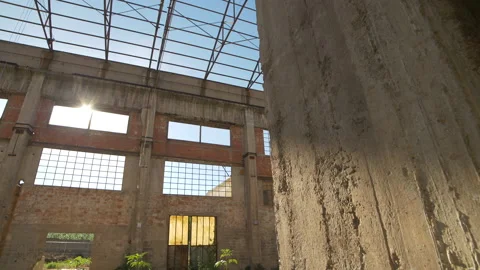 Sun through windows of an abandoned factory 動画素材 132986355