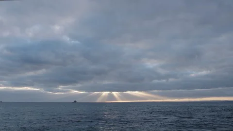 Sunbeam over the Atlantic Ocean in Cornwall, England. Stock Footage 128208313