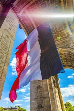 Sunbeam Sun Rays Arc de Triomphe French Flag Paris France Stock-Fotos
