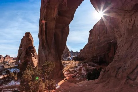 Sunbeam through Pine Tree Arch, Arches National Park, Utah Foto stock
