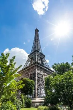 Sunbeams on Eiffel Tower, Paris, Ile de France, France Foto stock