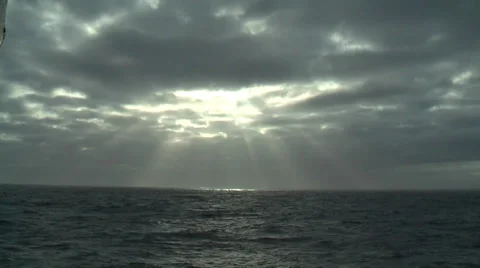 Sunburst at Sea Stockbeeldmateriaal 35116105