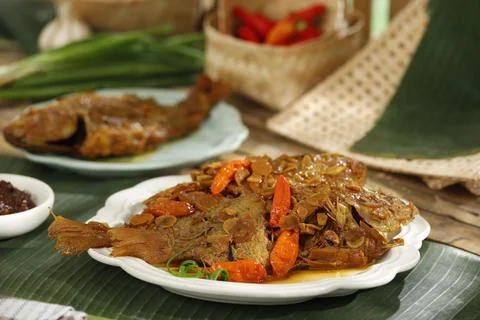 Sundanese Traditional Menu from West Java Indonesia, Made from Fried Tilapi.. Fotos de archivo