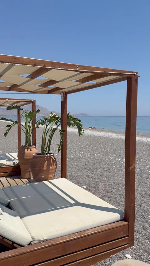 Sundbed beach view Vidéo 345805864