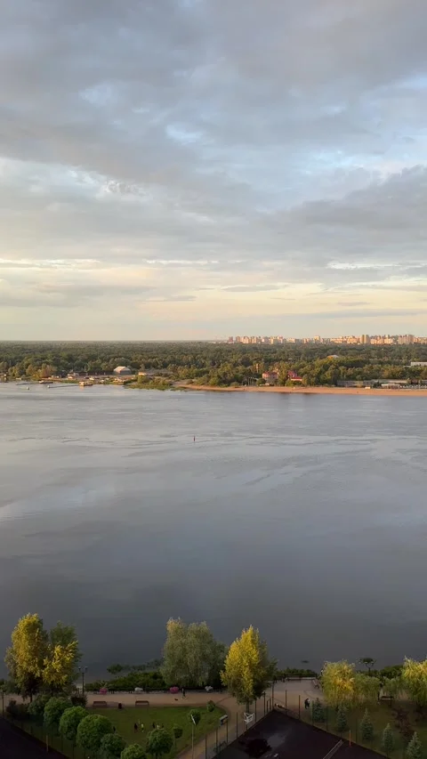 Sundown and view from the top on the river Dnipro, Obolon district, Kyiv, Ukr Stock-Footage 317176572