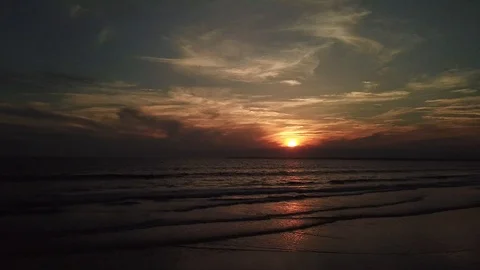 Sundown over beach Vidéo 98043541