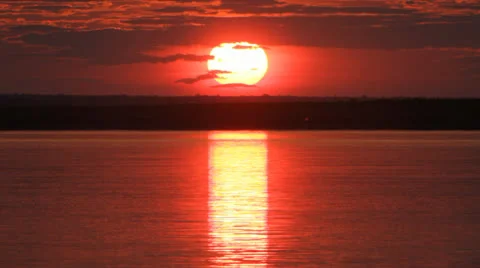 Sundown on river. 10 Stock Footage 25913918