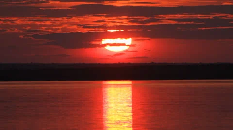 Sundown on river. 11 Video stock 25913891