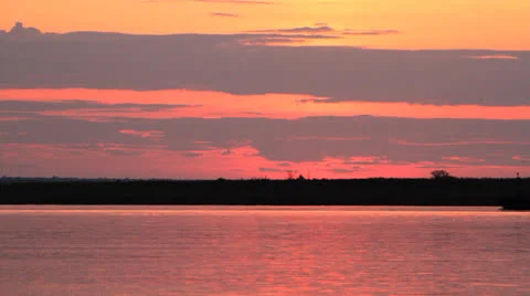 Sundown on river. 15 Stock Footage 25914546