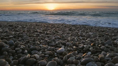 Sundown on the sea shore. Video stock 98803452