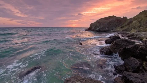 Sundown on the sea shore. 動画素材 125655744