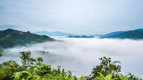 Sungai Lembing moving cloud time lapse at beautiful mountain 스톡 동영상 67602185
