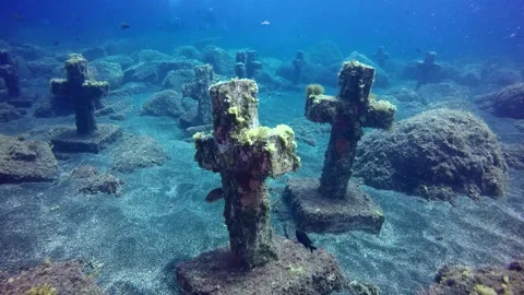 Sunken cemetery on bottom of volcanic origin in Atlantic ocean. 库存影片 139329977
