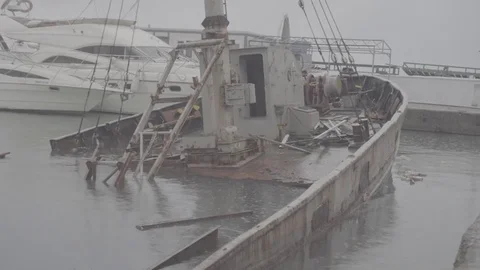 Sunken ship Stock Footage 83579226
