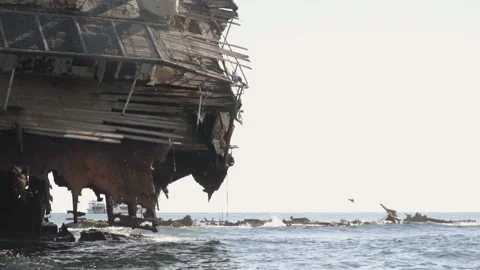 Sunken ship Stock Footage 86333181