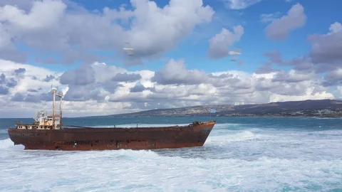 Sunken Ship reveals 스톡 동영상 125953584