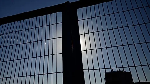 Sunlight fence Stockbeeldmateriaal 95219642