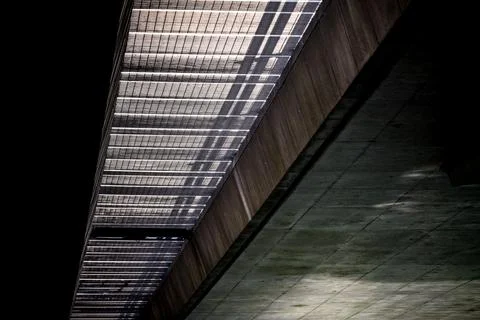 Sunlight forms random pattern on modern architecture abstract 库存照片