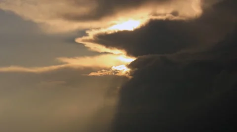 Sunlight on nibulos clouds 스톡 동영상 47812975