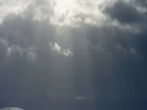 Sunlight passing through storm clouds 库存影片 73296613