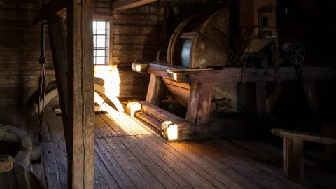 Sunlight Rays in Old Mill Interior – Cinematic Rustic Timelapse in 4K 库存影片 218750020