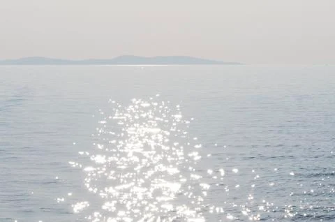 Sunlight reflecting on the water Fotos Stock