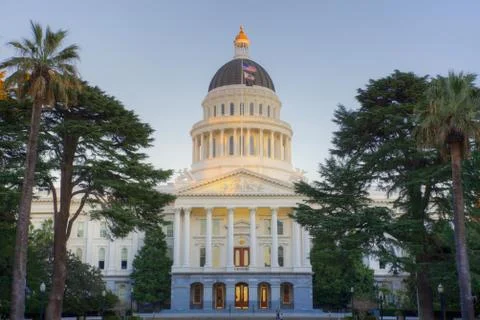 Sunligth tipped capitol building Stock Photos