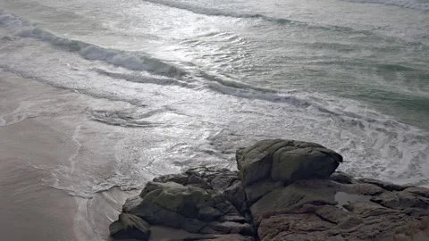 Sunlit Waves: The Mesmerizing Dance of the Sea Stock Footage 264348666