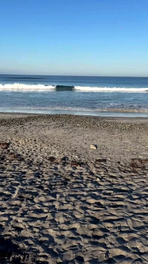 Sunny Beach with Ocean Waves Video stock 331439722