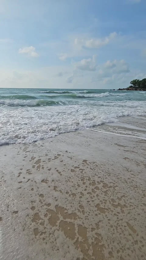 Sunny beache rigth to left Stockbeeldmateriaal 319348456