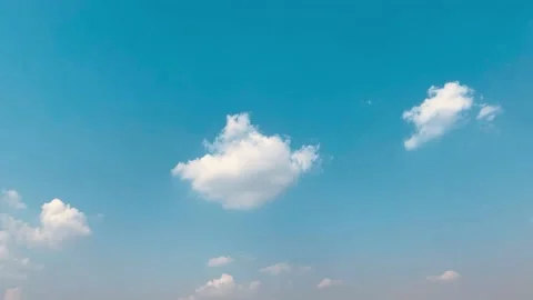 Sunny Blue Sky With Clouds And Sun. Time lapse of sky clouds. Video stock 171412462