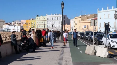 Sunny day in Cadiz with people on vacation Stock Footage